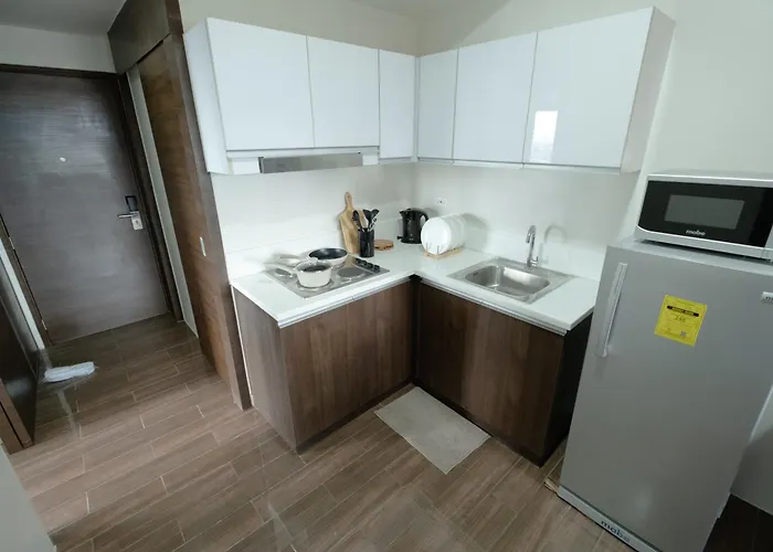 Modern 2br Makati With Fast Wifi And Netflix Aparthotel