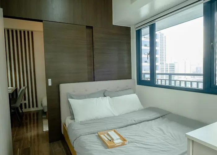 Aparthotel Modern 2br Makati With Fast Wifi And Netflix 4*