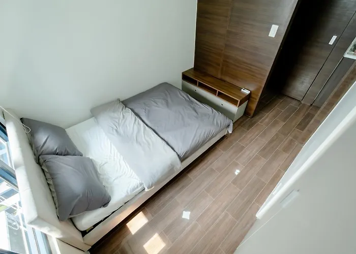 Aparthotel Modern 2br Makati With Fast Wifi And Netflix