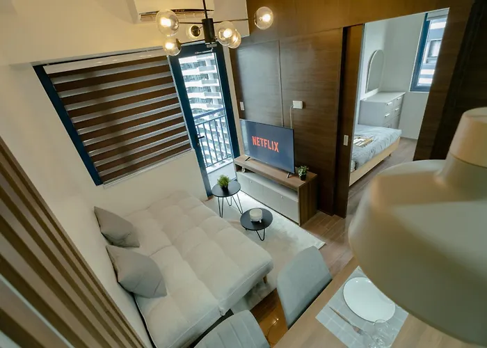 Aparthotel Modern 2br Makati With Fast Wifi And Netflix 4*